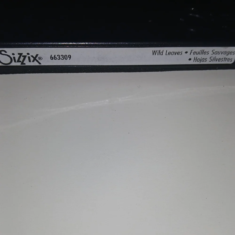 Sizzix Bigz Leaf Die Set - By Emily Tootle - Picture 4 of 11